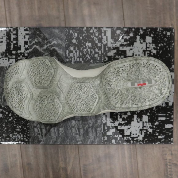 DS LeBron 14 Low Stucco Colour 10.5 - Picture 7 of 10